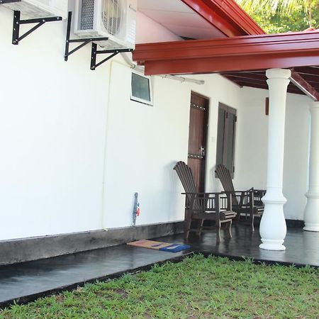 Sooriya Sewana Guest House Banduramulla Екстериор снимка