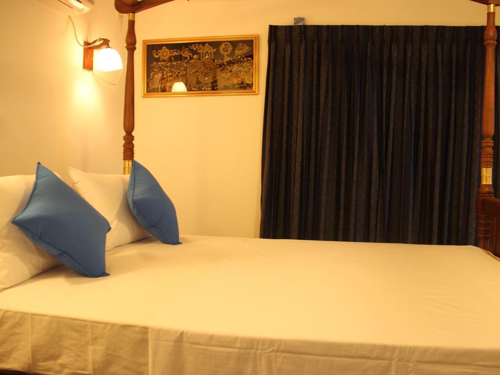 Sooriya Sewana Guest House Banduramulla Екстериор снимка